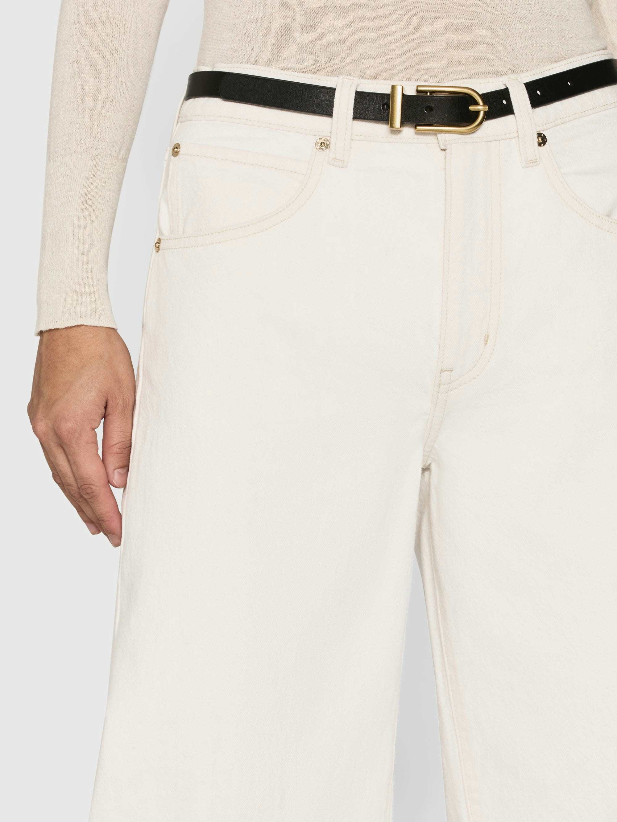 jeans front detail image alt:size